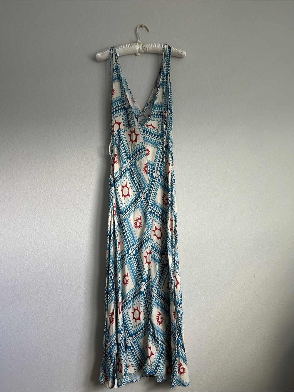 VRG GRL Sleeveless Blue & White V Neck Maxi Dress with Geometric Print - Picture 13 of 15